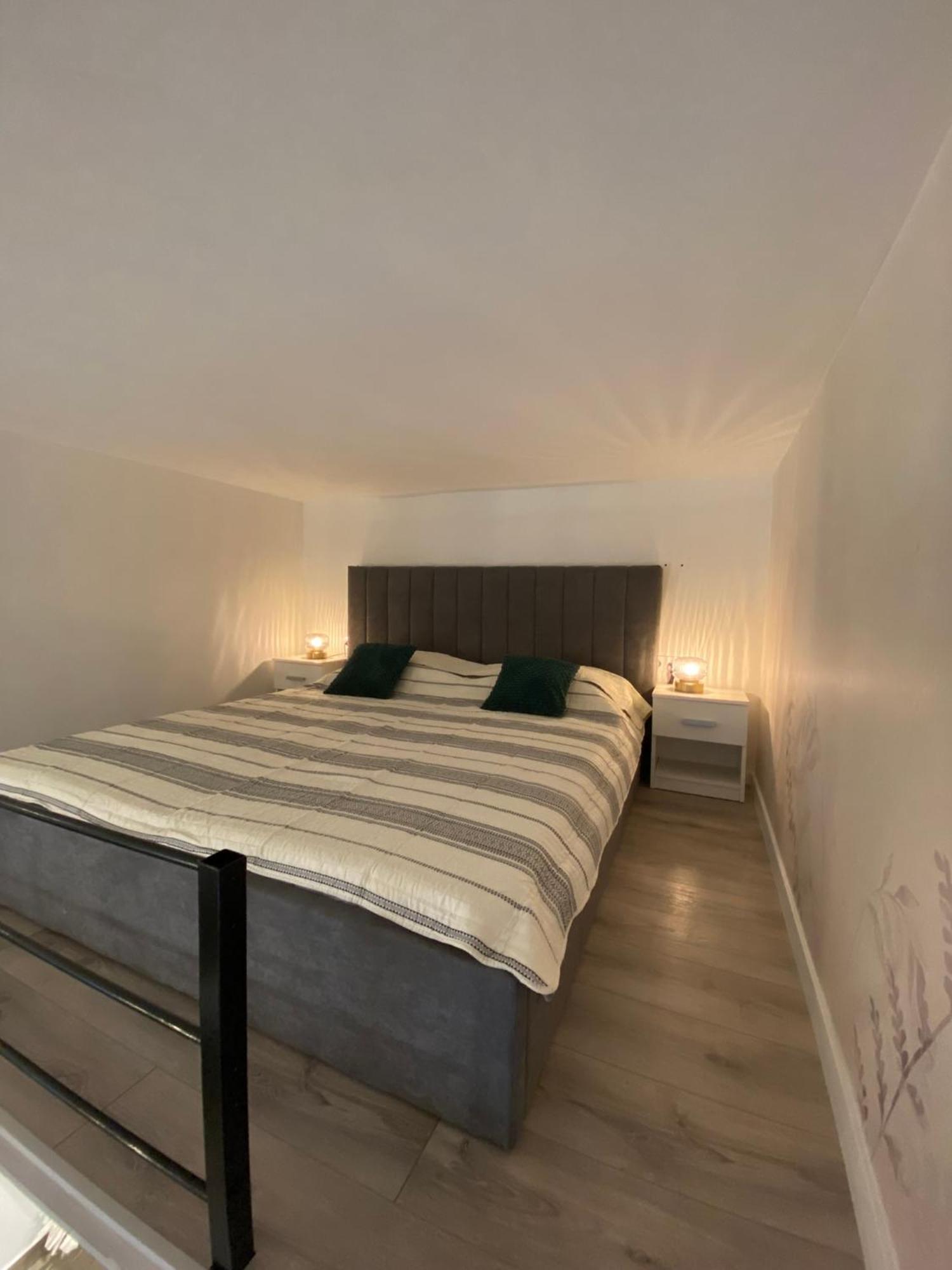 Dembinszky Utca Apartment *